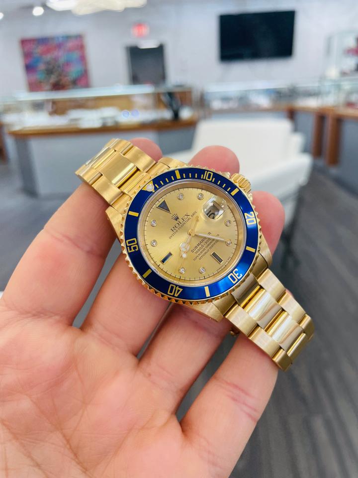 Rolex Submariner Date 16618 Factory Serti Diamond Dial 18K Yellow Gold 40mm