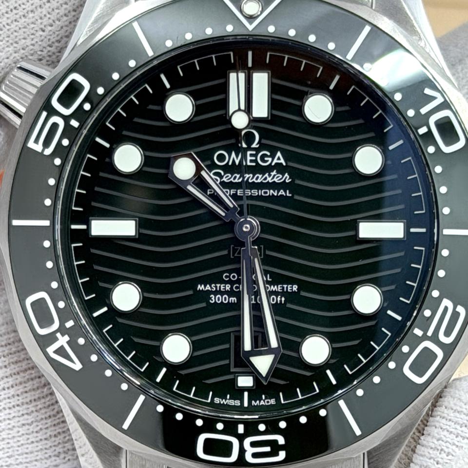Omega Seamaster Diver 300M 210.30.42.20.10.001 Green Ceramic 2026