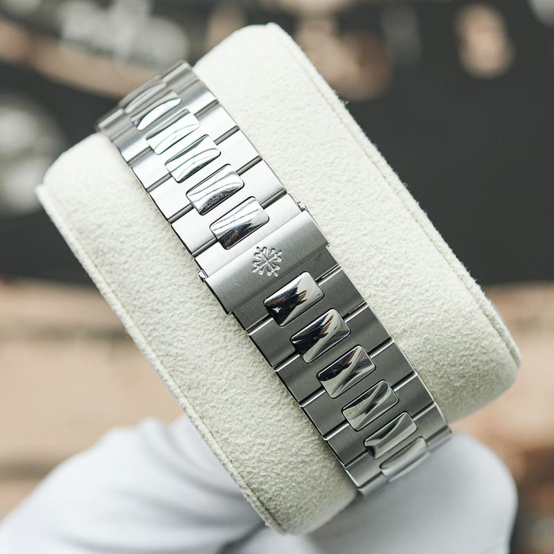Patek Philippe Nautilus 5726/1A-010 White Dial Annual Calendar
