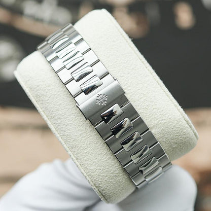 Patek Philippe Nautilus 5726/1A-010 White Dial Annual Calendar