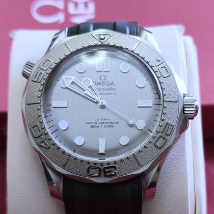 Omega Seamaster Diver 300M 210.32.42.20.06.002 Grey Dial 2026