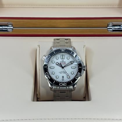 Omega Seamaster Diver 300M 210.30.42.20.04.001 White Dial 2026