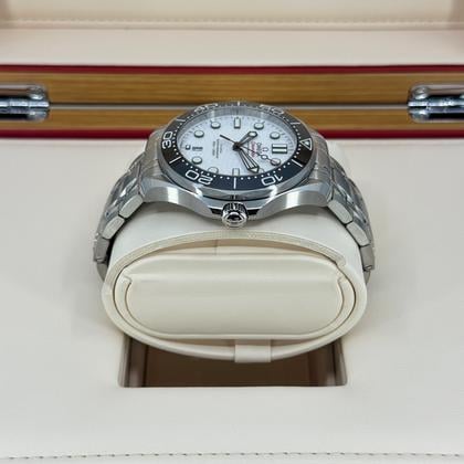 Omega Seamaster Diver 300M 210.30.42.20.04.001 White Dial 2026