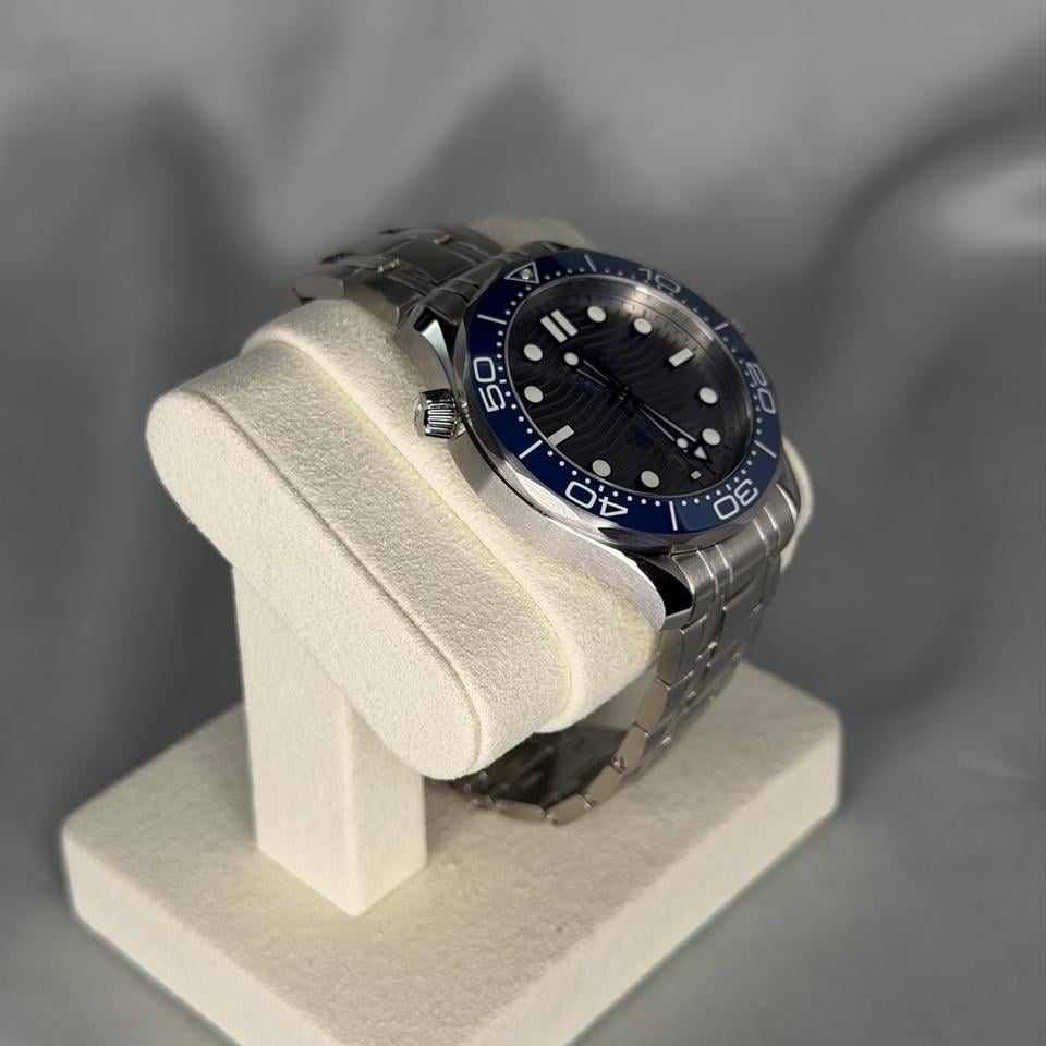 Omega Seamaster Diver 300M 210.30.42.20.06.001 Grey Dial Blue Bezel