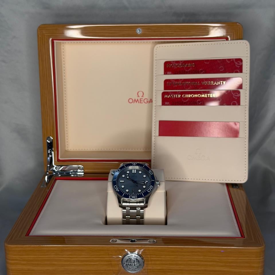 Omega Seamaster Diver 300M 210.30.42.20.06.001 Grey Dial Blue Bezel