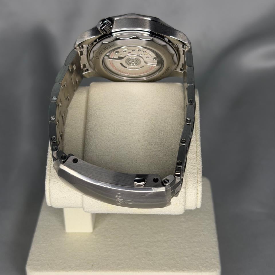Omega Seamaster Diver 300M 210.30.42.20.06.001 Grey Dial Blue Bezel