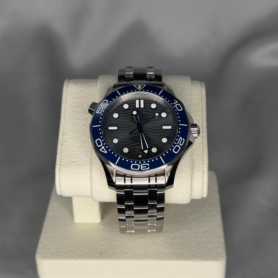 Omega Seamaster Diver 300M 210.30.42.20.06.001 Grey Dial Blue Bezel