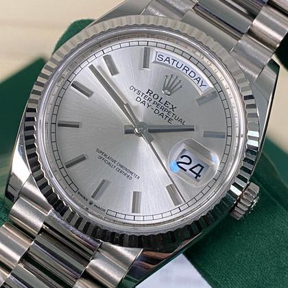 Rolex Day-Date 36 128239 White Gold Silver Index Dial President 36mm