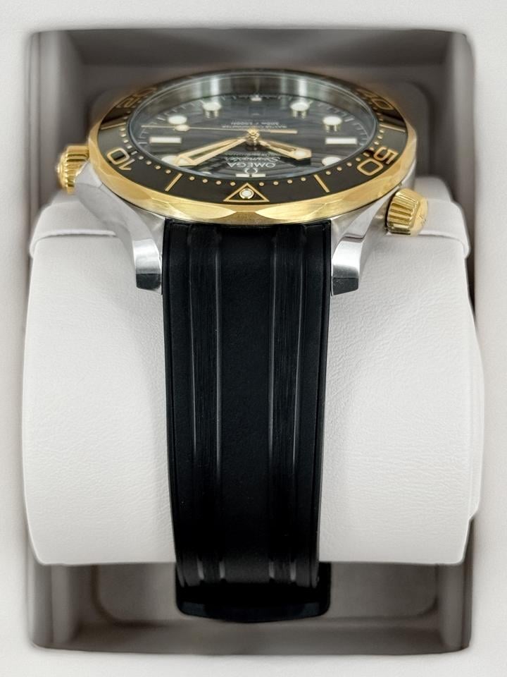 Omega Seamaster Diver 300M 210.22.42.20.01.001 2025 Two-Tone Black Dial