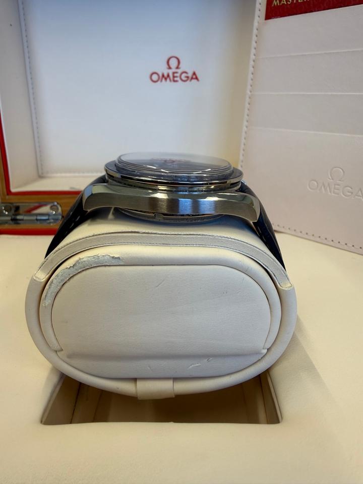 Omega Speedmaster Moonphase 304.33.44.52.03.001 Blue Side of the Moon
