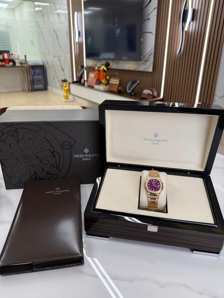 Patek Philippe Nautilus 7010/1R-013 32mm Purple Dial Rose Gold