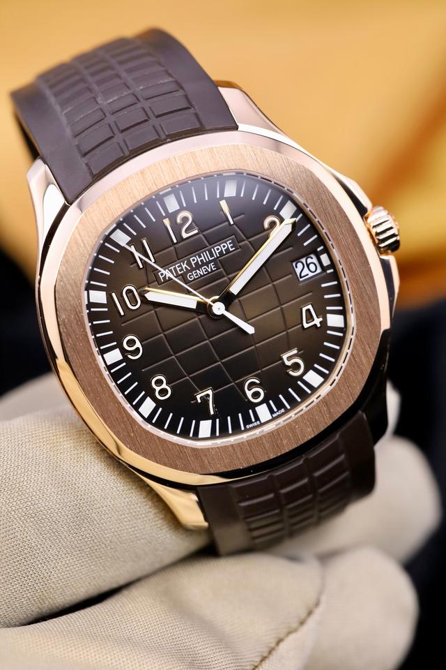 Patek Philippe Aquanaut 5167R-001 Rose Gold Brown Dial