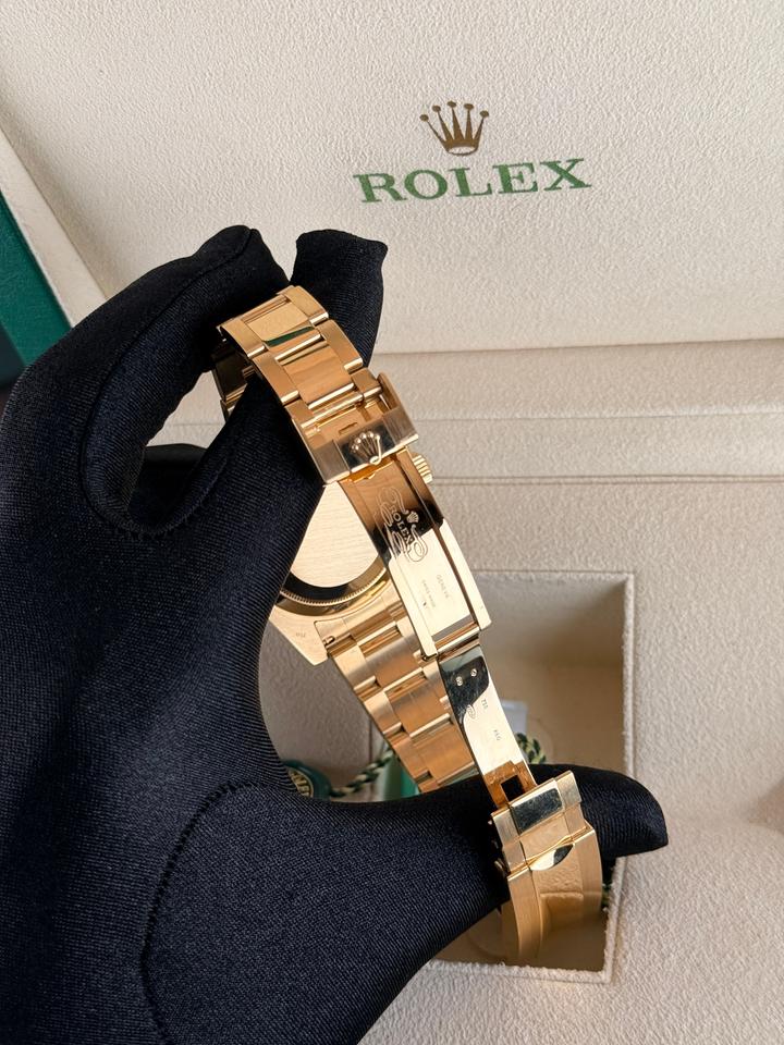 Rolex Submariner Date 116618LN Black Dial Yellow Gold 40mm