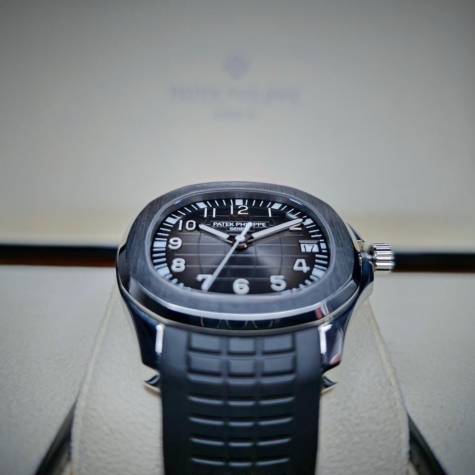 Patek Philippe Aquanaut 5167A-001 Black Dial Stainless Steel