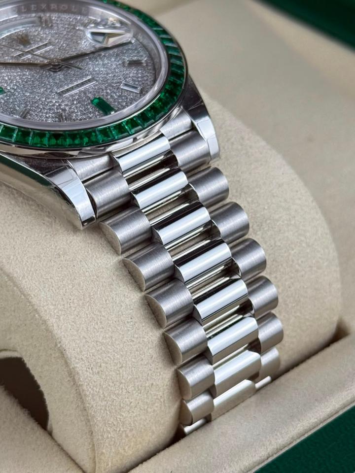 Rolex Day-Date 40 228396TEM Platinum Diamond Dial Emerald-Set Bezel 40mm