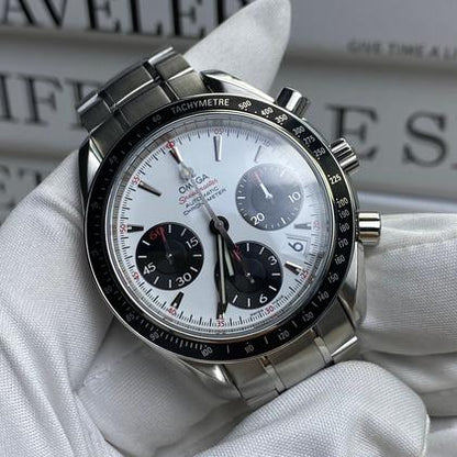 Omega Speedmaster Date 323.30.40.40.04.001 White Dial