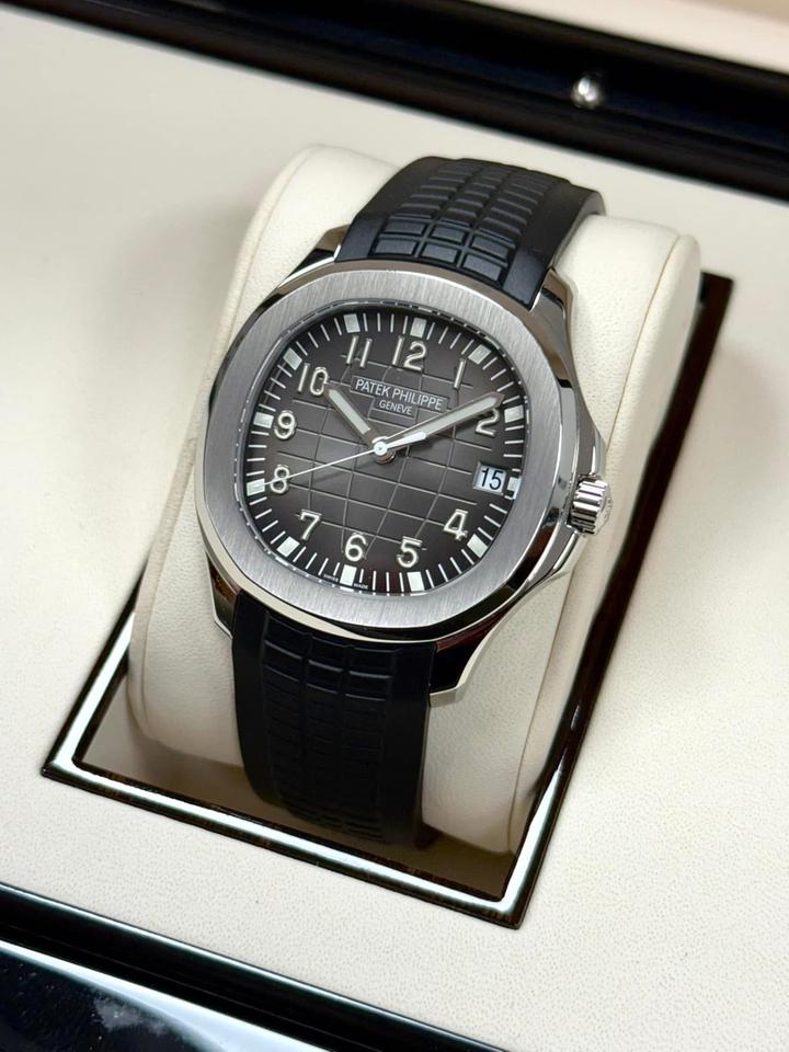 Patek Philippe Aquanaut 5167A-001 Black Dial Stainless Steel